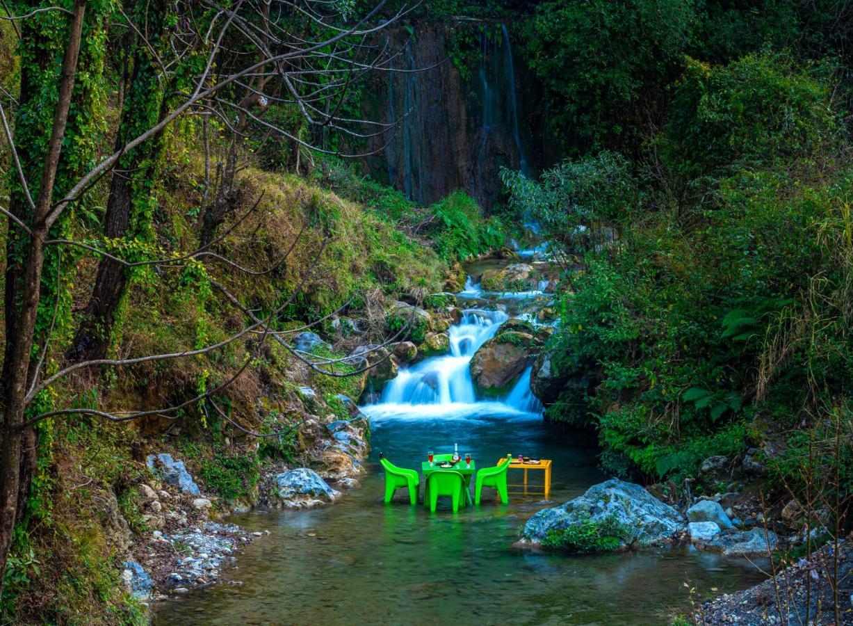 The Hosteller Mussoorie By The Streamside, Kempty Exterior foto