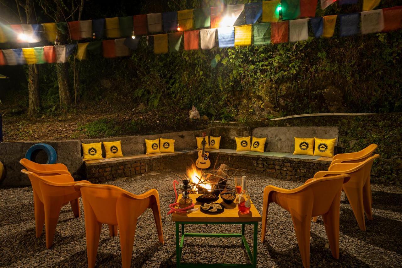 The Hosteller Mussoorie By The Streamside, Kempty Exterior foto