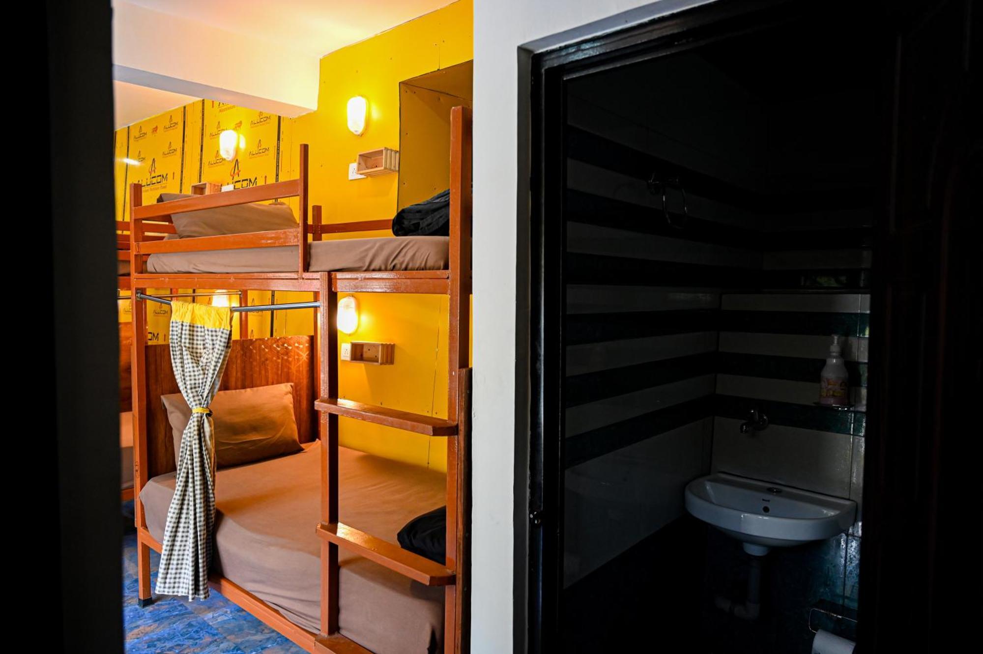 The Hosteller Mussoorie By The Streamside, Kempty Exterior foto